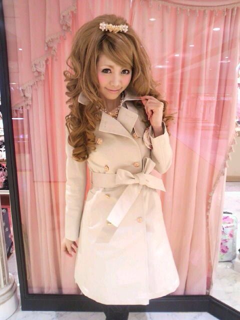 新令嬢トレンチコート残り僅か！ : ジーザスディアマンテ東京店のblog 