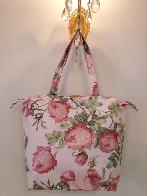 ジーザスディアマンテ　がま口バッグ　オーナメント柄ピンク プリンセスフリルクッション ： JESUS DIAMANTE [ジーザス