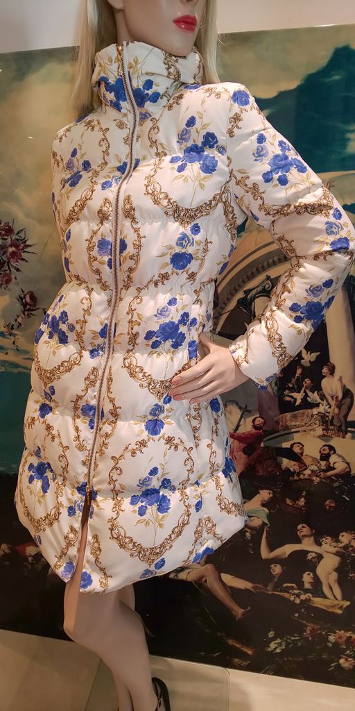 ベルサイユダウンコート30%OFF☆新オーナメント柄ブルーローズオフも  