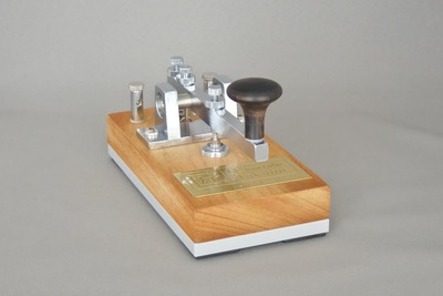 縦振り電鍵　巳年記念品 縦振り電鍵 巳年記念品 縦振り電鍵 巳年記念品