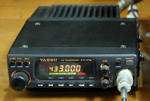 YAESU FT-715 アマチュア 無線機 ヤエス