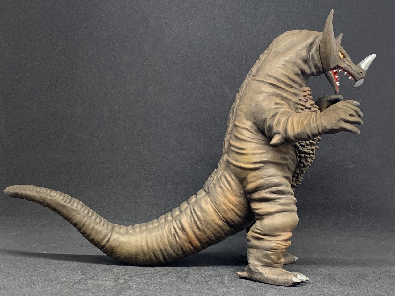 今日だけ価格！ゴモラ古代怪獣ゴモラウルトラマン怪獣殿下ブルマァク