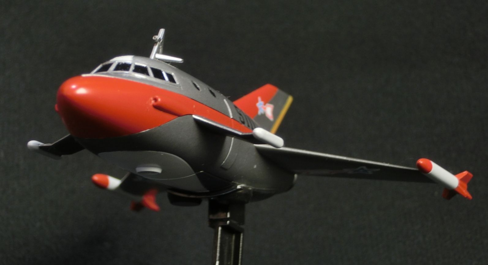 昭和レトロ 絶版マーミット怪獣王国 ウルトラマン科特隊基地ソフビジェットビートル 未組立 海洋堂 ジェットビートル ガレージキット ソフビ ウルトラマン