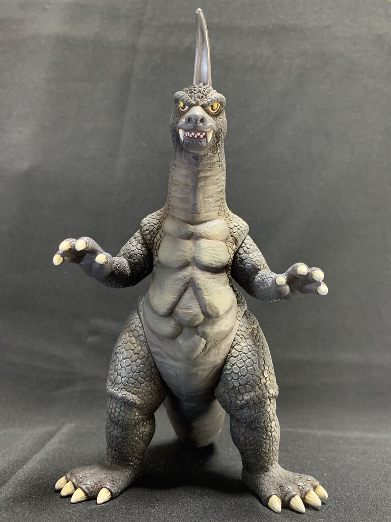 完成‼︎ 凶暴怪獣アーストロン 〜ひとり帰ってきたウルトラマン