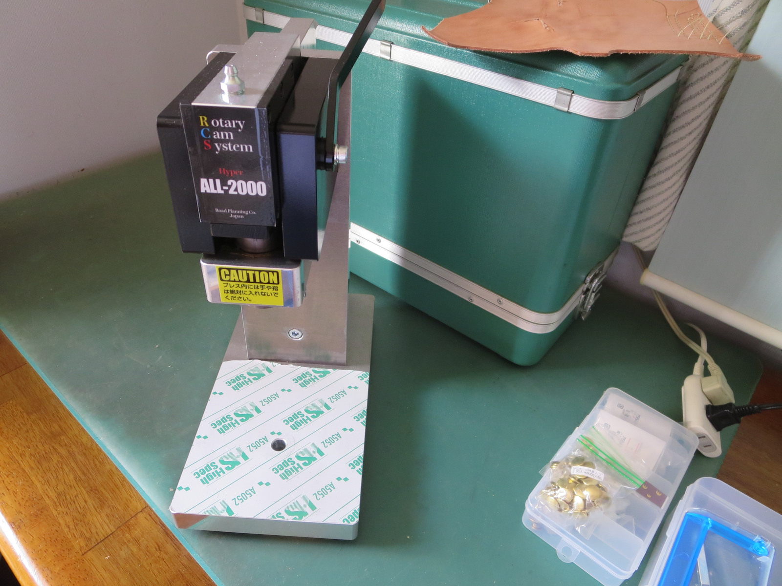 ALL-2000 レザークラフト ハンドプレス機 レザークラフト万能機 ALL-2000＋抜き型セット | 株式会社ロード