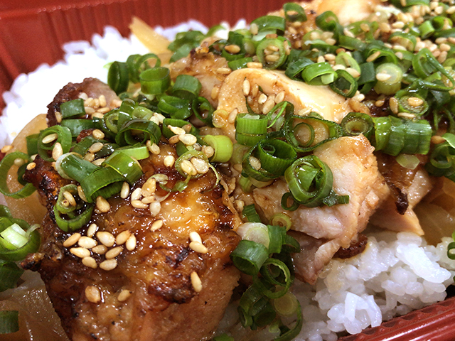 和菜酒房 織部 おりべ さんのテイクアウトランチ 豚丼弁当 焼き鳥弁当 Jets Diary Shuffle It All Jets似非旭川ラーメン研究所 旭川ラーメンブログ