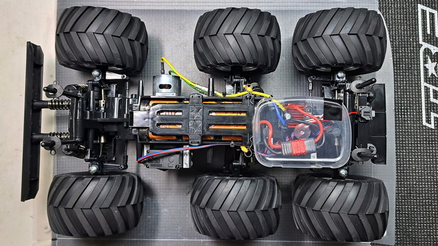 タミヤ　ダイナヘッド　4WS Yahoo!オークション - タミヤ ダイナヘッド G6-01TR 6×6 4WS