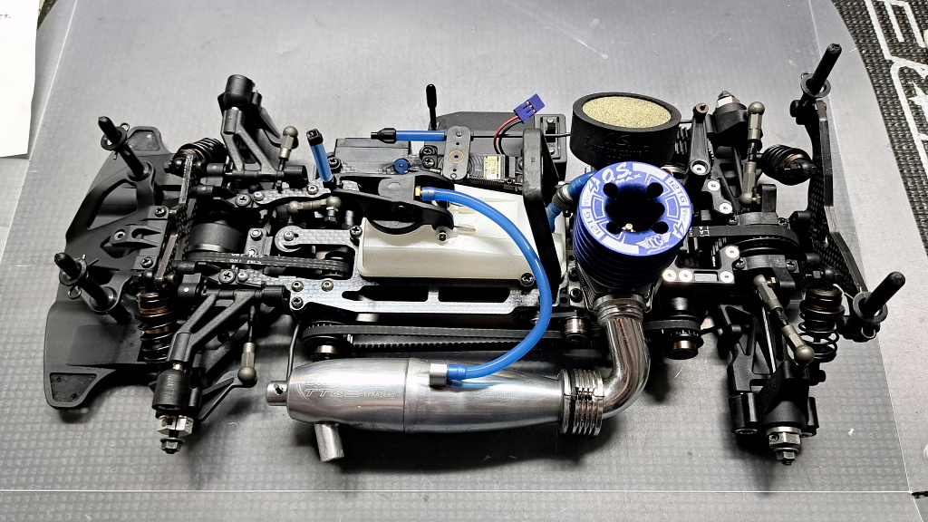 久々のエンジンカー新発売「V-ONE R4 EVO.3」 : プラドの趣味の備忘録