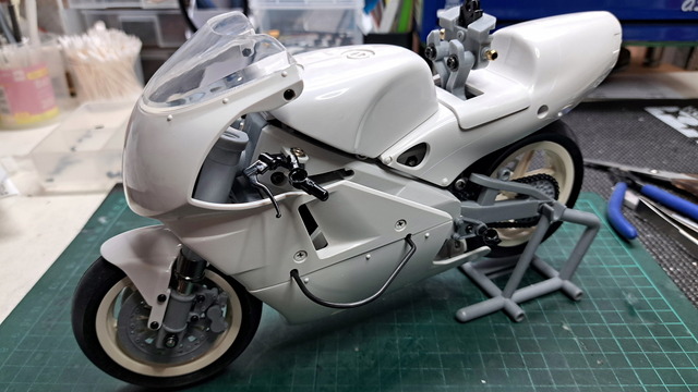 値下済！ハングオンレーサー 京商 1/8 EP ハングオンレーサー S.R.T. SUZUKI RGV-Γ 1992