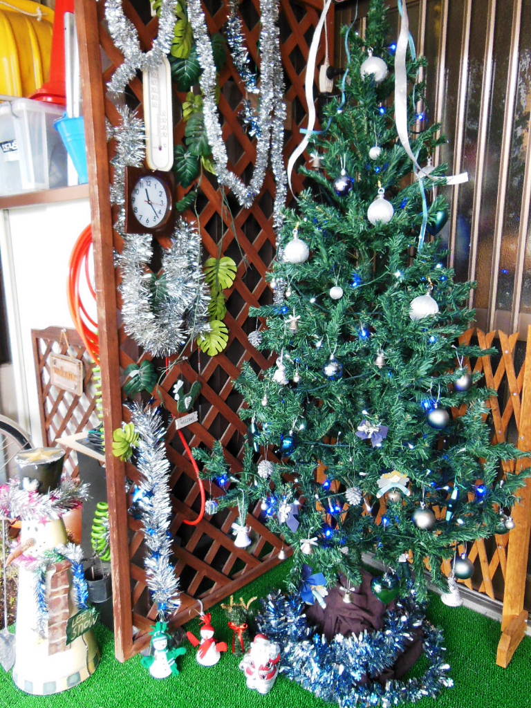 クリスマスツリーを飾りました プラドの趣味の部屋