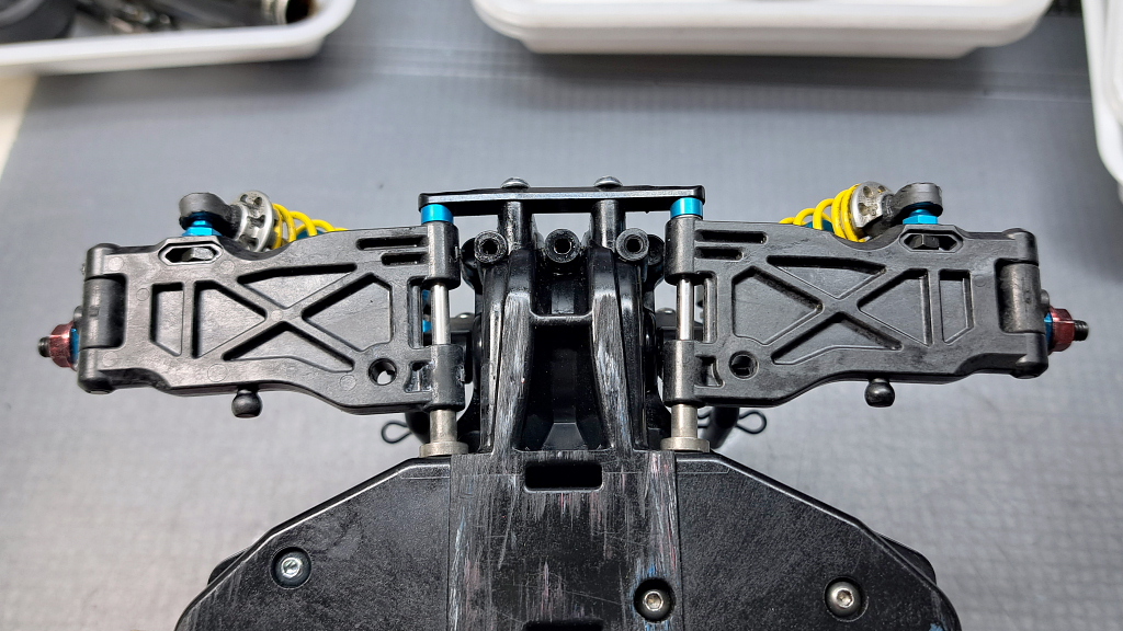 TT-02 TypeS」のリアサスアームをTRF420足に変更 : プラドの趣味 TT-02 TypeS」のリアサスアームをTRF420足に変更 : プラドの趣味