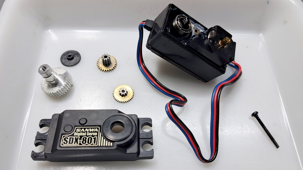 サンワ「SDX-801」サーボのメンテナンス : プラドの趣味の備忘録 サンワ「SDX-801」サーボのメンテナンス : プラドの趣味の備忘録
