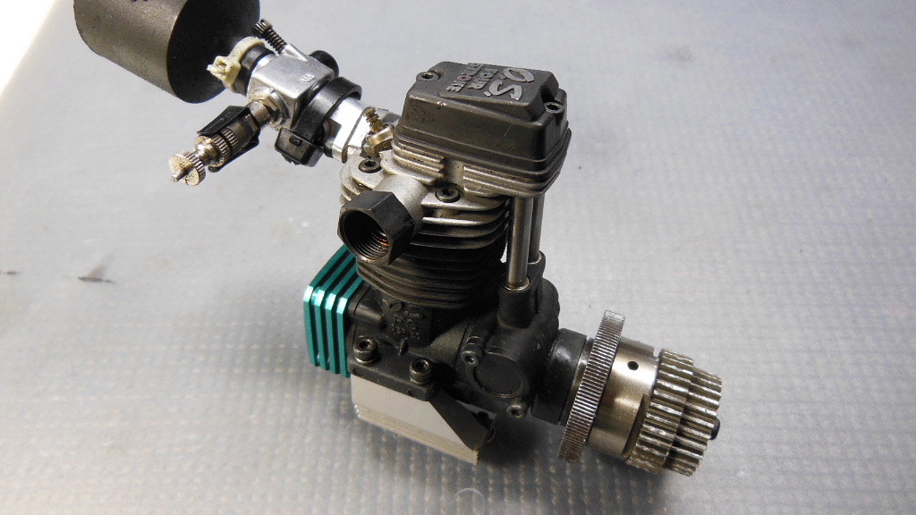 久々のエンジンカー新発売「V-ONE R4 EVO.3」 : プラドの趣味の備忘録