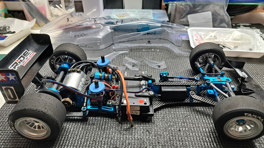 TRF104」用ボディ製作始めました : プラドの趣味の備忘録