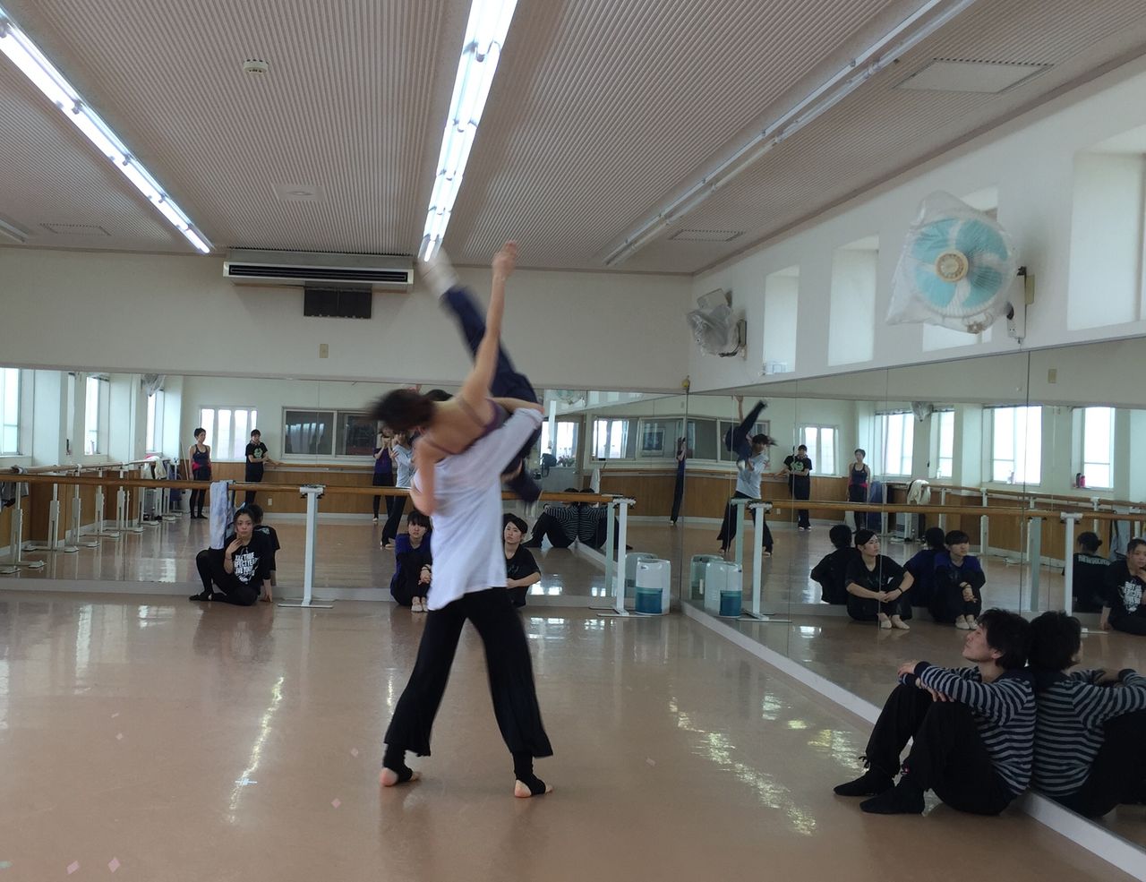 中村しんじ先生の振付第二弾 バレエ キッズダンス フラ ジャズ ダンス専門スタジオ Jfb Hかむろ真鶴