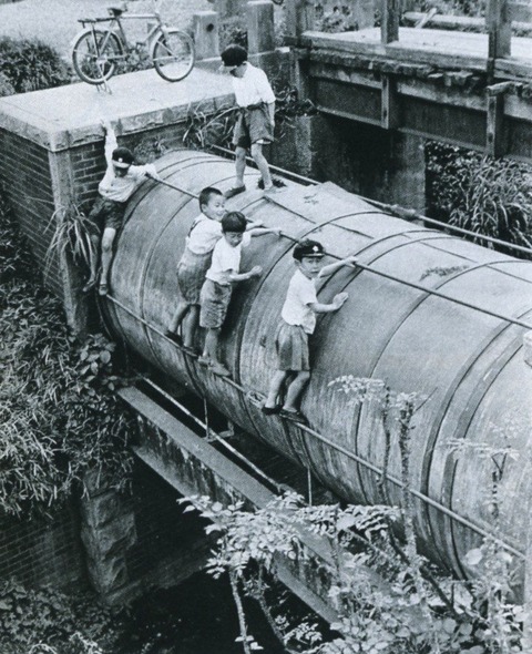 【悲報】昭和の遊具、マジでやばすぎる　ほぼドンキーコング : なんJですの