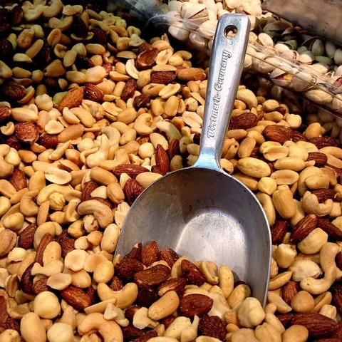 denisdoukhan-nuts-643393_640