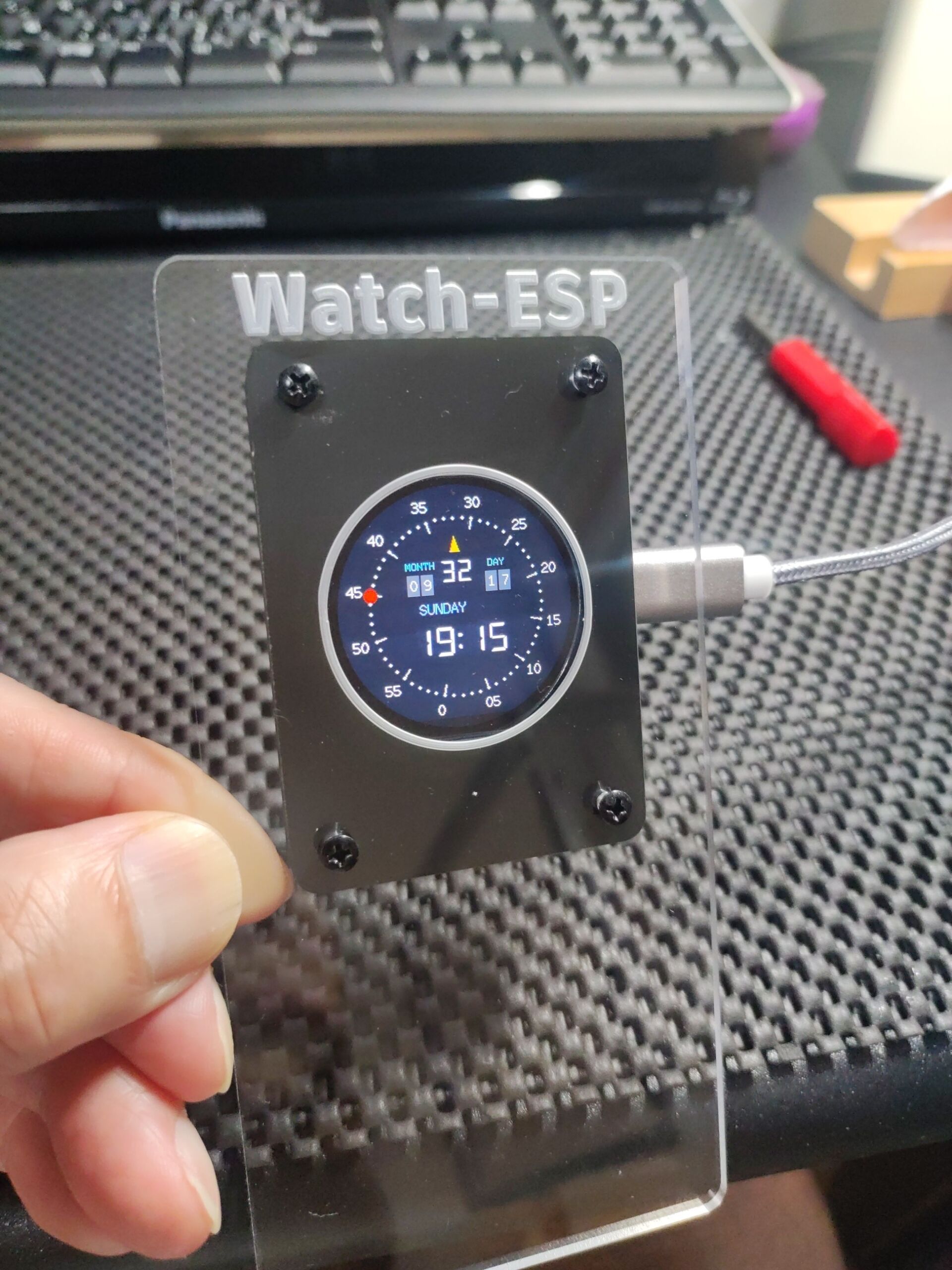 丸型LCDを使った時計(watchESP)の製作 【デスク時計スタンド加工 丸型LCDを使った時計(watchESP)の製作 【デスク時計スタンド加工