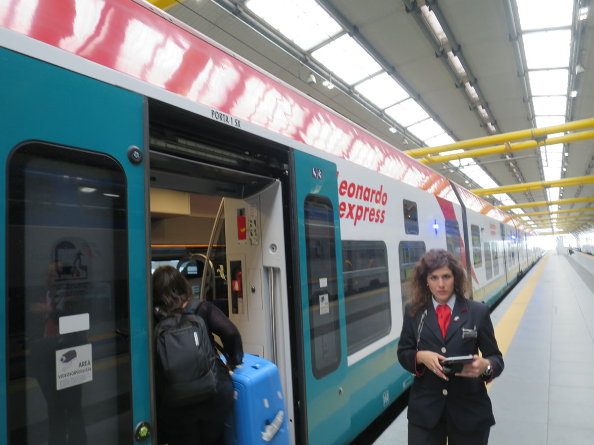 フィウミチーノ空港からローマ テルミニ駅まで レオナルドエクスプレスで Jalグローバルクラブへの道14 18 フィウミチーノ空港からローマ テルミニ駅まで レオナルドエクスプレスで Jalグローバルクラブへの道14 18