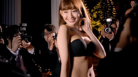 akb13022005040001-p1