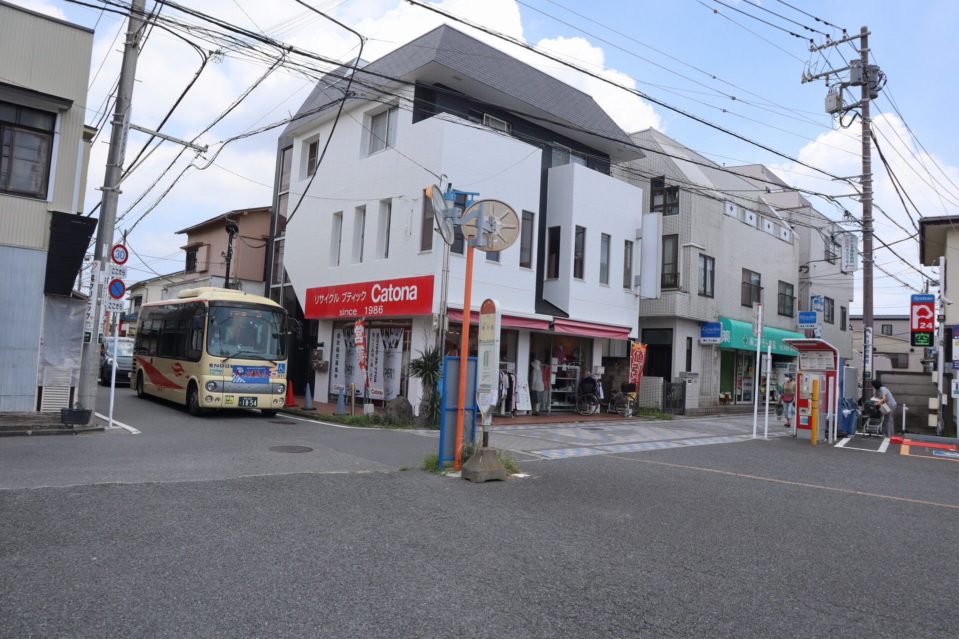 江ノ電バス探検 由緒ある狭小路線 F5高根線 : 休日自衛隊ライブドア