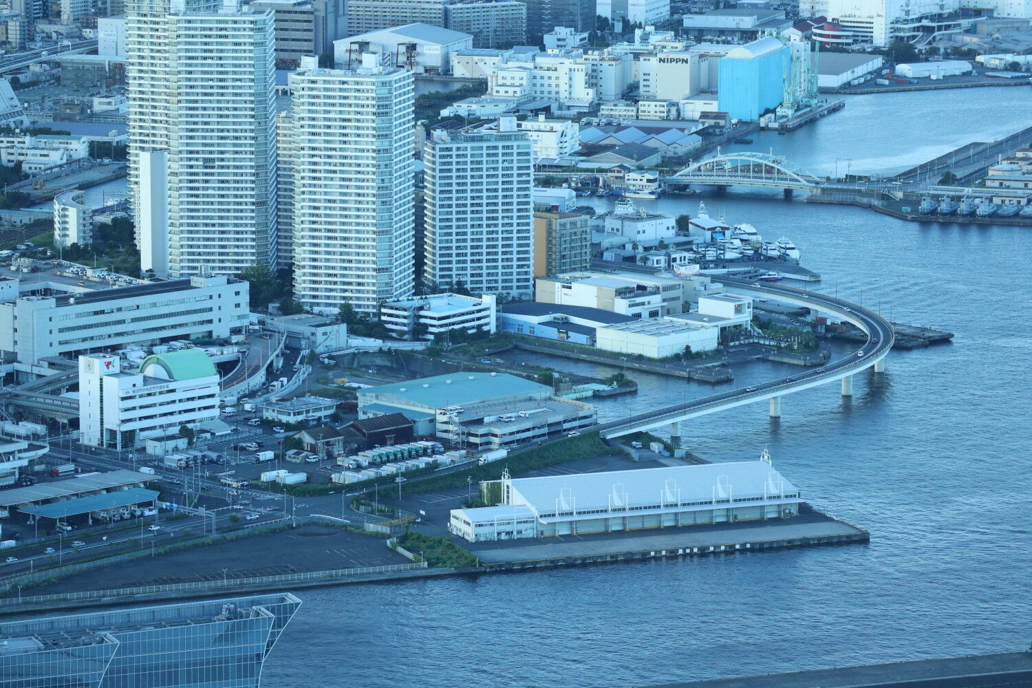 知ったかぶらない横浜観光 69階スカイガーデンに登ってみる 休日自衛隊ライブドア基地 Jhsdf Livedoor Base