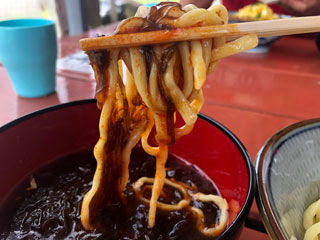麺が絡む