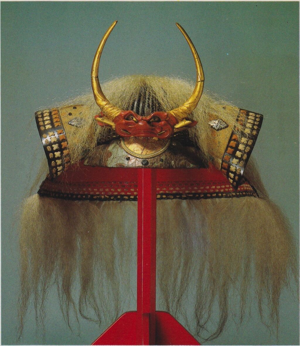 上杉謙信と武田信玄の兜の置物 上杉謙信と武田信玄の兜の置物