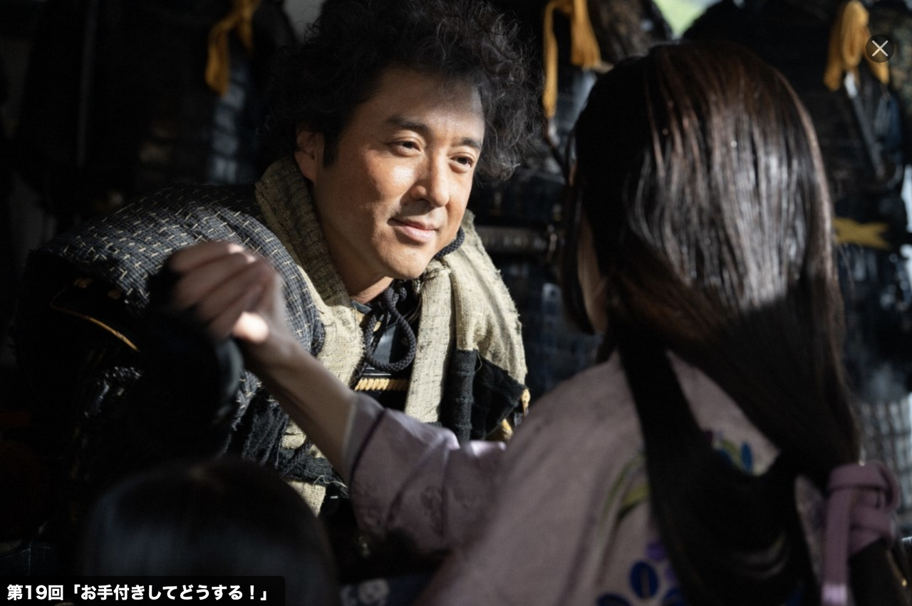 豊臣秀吉 羽柴秀吉 家紋 五三桐 模造刀 模擬刀 装飾刀 保存袋 美術品 高級感 豊臣秀吉 家紋 桐紋（五七の桐） 黒 Stickable Poster by
