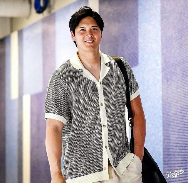 【MLB】年俸100億の大谷さん、服が5万とか安すぎだろw