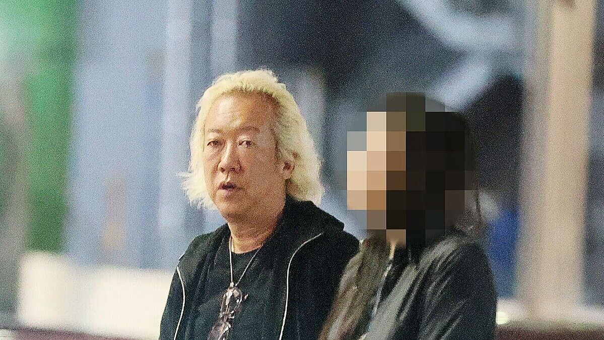 【スクープ】福田淳社長が話題！二回り年下美女と路上連続キス
