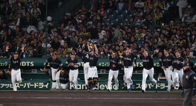 【野球】福岡ソフトバンクホークスさん、日本一とかCSの苦戦は壮大な前フリかよw