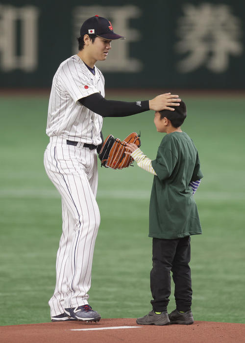 【悲報】大谷翔平WBCボール事件、女性を叩いてたネット民「実は子供の親がやばい」と掌返しで騒然