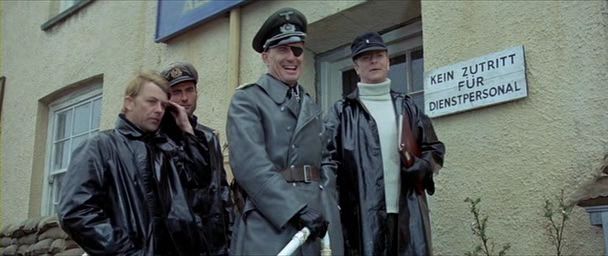 鷲は舞い降りた 1970年代後半の時代って 第二次世界大戦のドイツ軍を再評価 しようと言う動きが加速 の品のあるお洒落な戦争映画でした 燃えよ 映画論