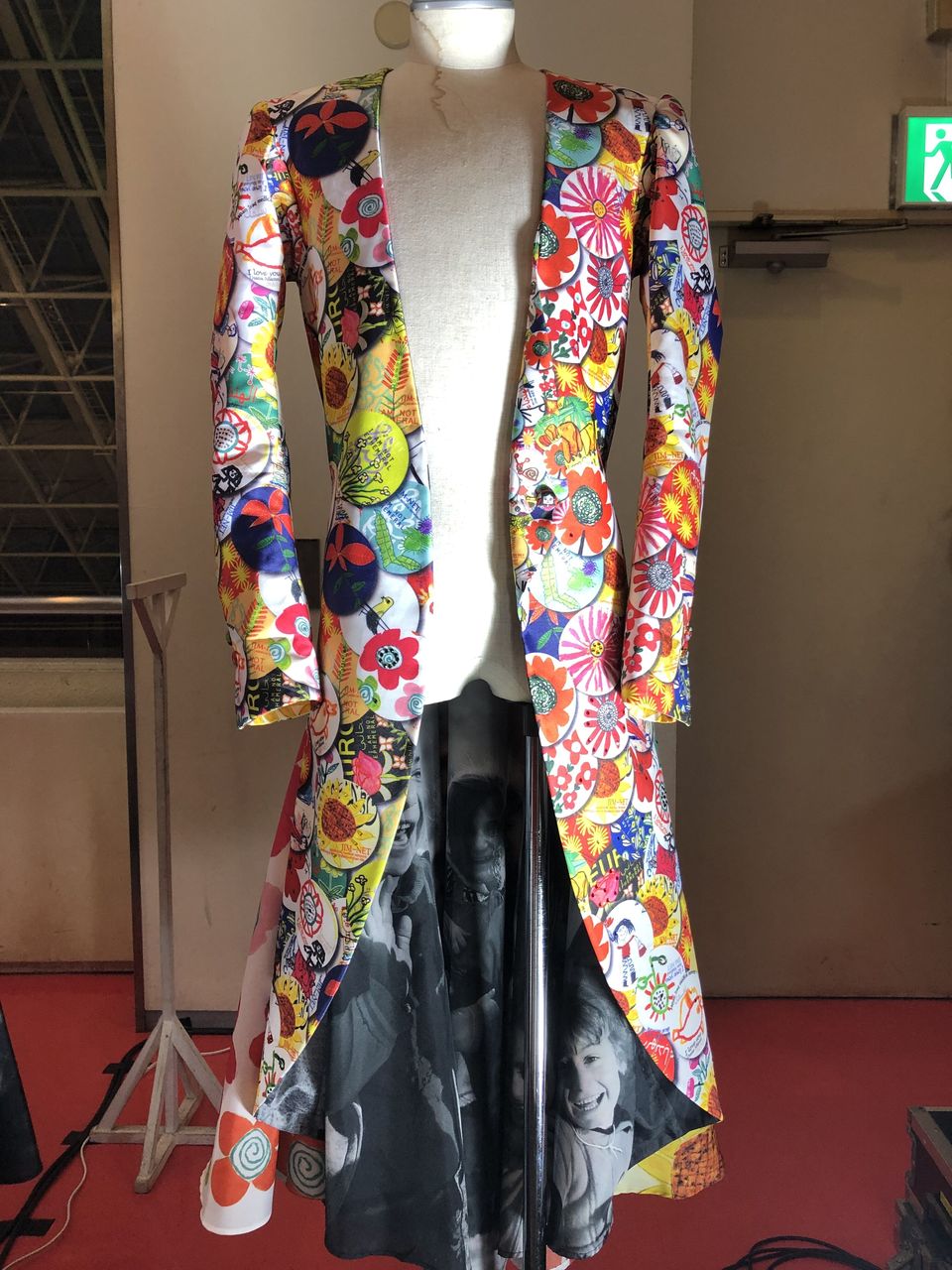 Sugizoさんが50歳記念ライブでイラクの子どもたちの絵のジャケットを作ってくださいました Jim Net ジムネット 公式サイト