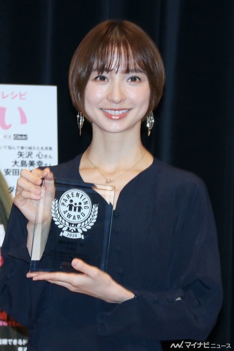 【悲報】篠田麻里子「ベストマザー賞」受賞から1年で実業家の夫と別居！！！！！