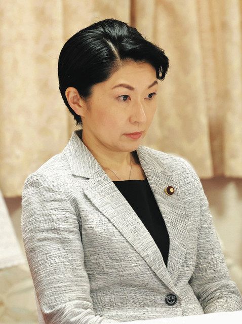 小渕優子　はやくも重大疑惑発覚　政治資金を自分のファミリー企業に支出してることが発覚 辞任か ！！！！！！！！