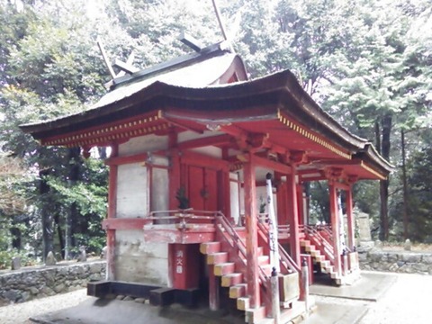 白山神社と春日神社