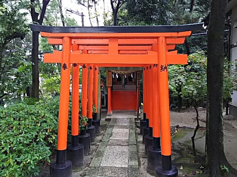 素盞嗚尊神社末社 岩本稲荷社