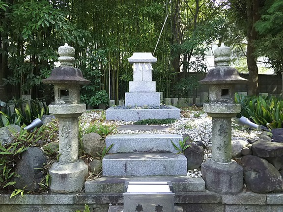 高龗神社 石祠（祭神不明）