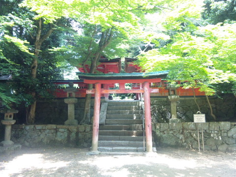 白山神社と春日神社