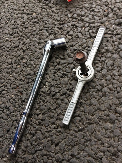 ジムニーJB23マフラー取り付けボルト