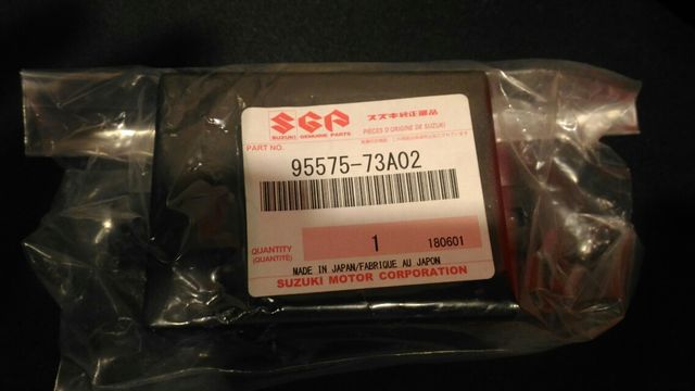 スズキ コントローラA/C 95579-73A02 95575-73A02