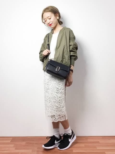 ごめん いい歳してナイキとかアディダスのロゴ入り靴履いてる奴ってダサくない w マラソン速報 ごめん いい歳してナイキとかアディダスのロゴ入り靴履いてる奴ってダサくない w マラソン速報