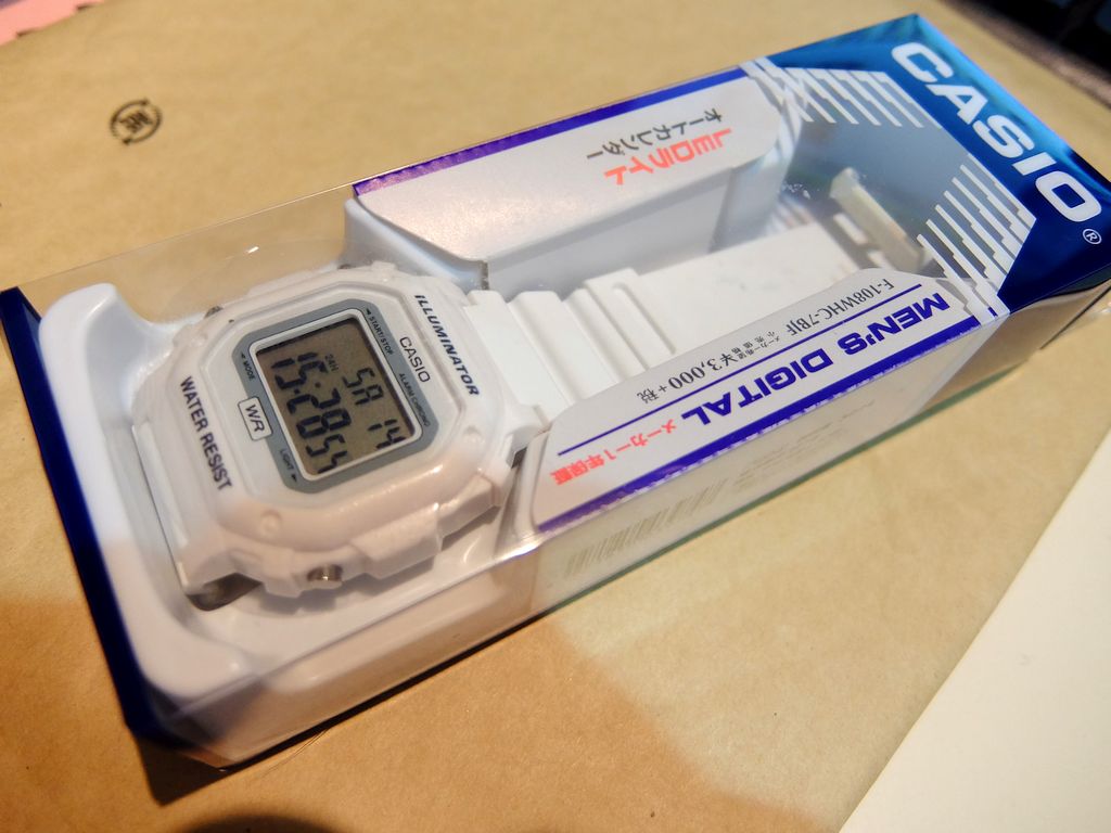 気軽に使える白い腕時計 Casio F 108whc 7bjf デジタルを買った 地潜の日記