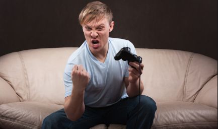 ゲーマー　緊急通報　発言　VC 出動　危険に関連した画像-01