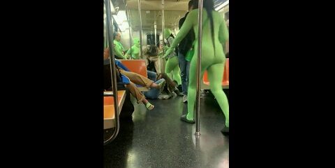 タイツ　ニューヨーク　アメリカ　暴力　強盗　ゴブリンに関連した画像-01