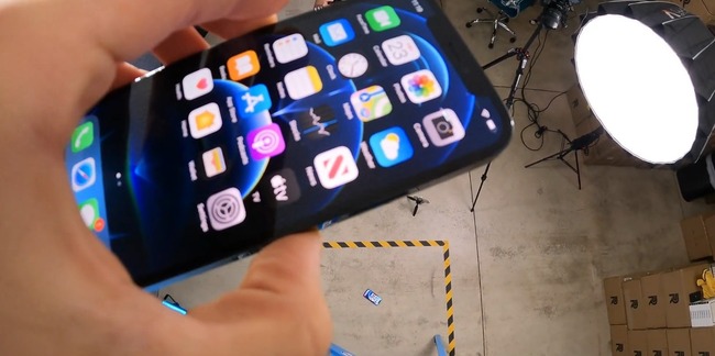 iPhone12 iPhone12Pro 耐久力 チェック 落下実験に関連した画像-01