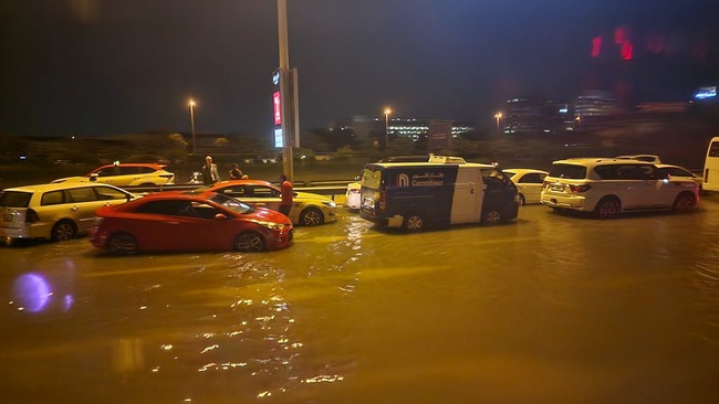 ドバイ アラブ首長国連邦 降水量 雨 過去最大に関連した画像-04