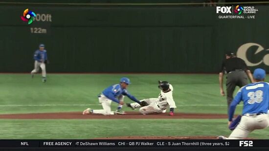 岡本和真 岡本選手 イタリア戦 WBC 侍ジャパン 盗塁 謎 真相 不可解 サインミス 清水コーチ 巨人 エンドランに関連した画像-01